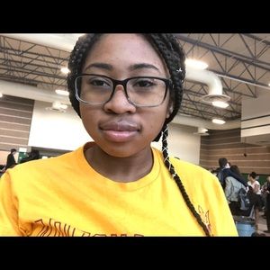 Meet your Posher, Annaya